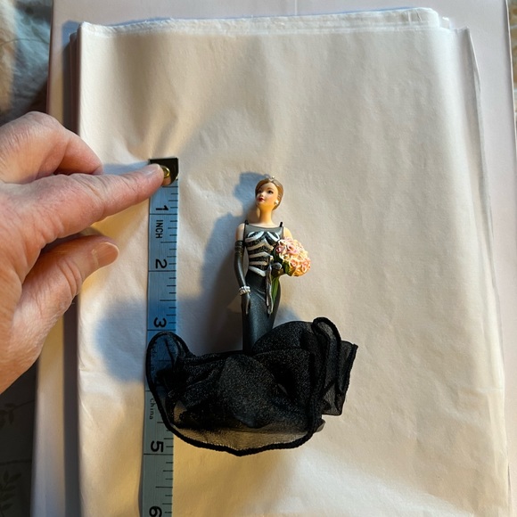 Barbie 1999 40th anniversary hallmark ornament - Picture 13 of 13